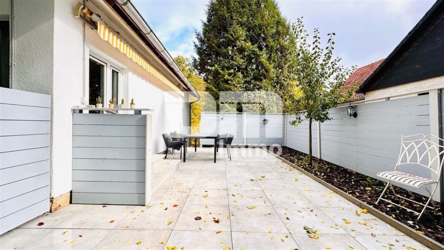 Umfassend saniertes Ein- Zweifamilienhaus auf großem Grundstück in Traumlage - Terrase 1 / Markise